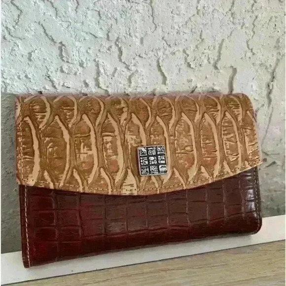 Alejandra's Women's Brown Large Leather Croc Wallet Versatile Chain Loops NWOT - Picture 4 of 12